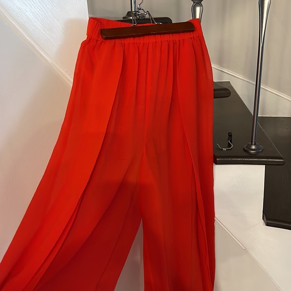 Red wide legged pants - Picture 3 of 3